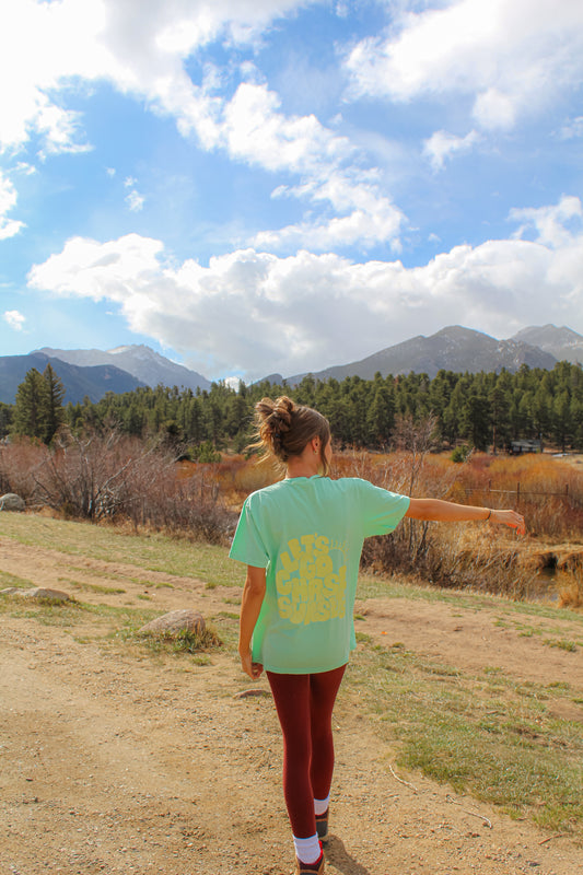 Sunset Chasin Island Tee