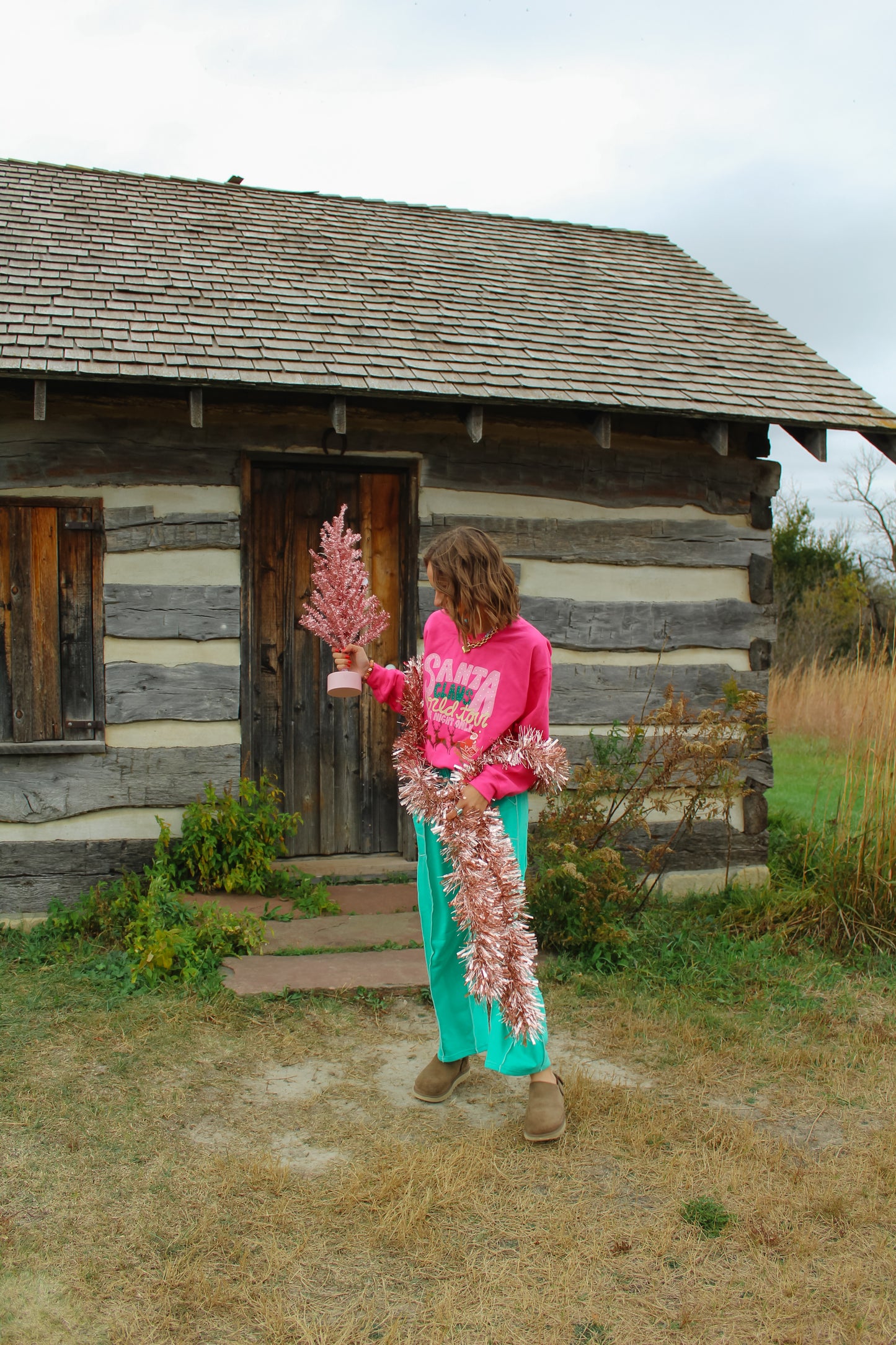 Santa Claus World Tour Sweatshirt Pink